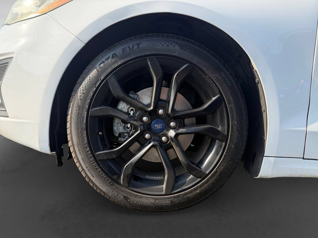Used 2020 Ford Fusion SE w/ Equipment Group 151A FWD image 14