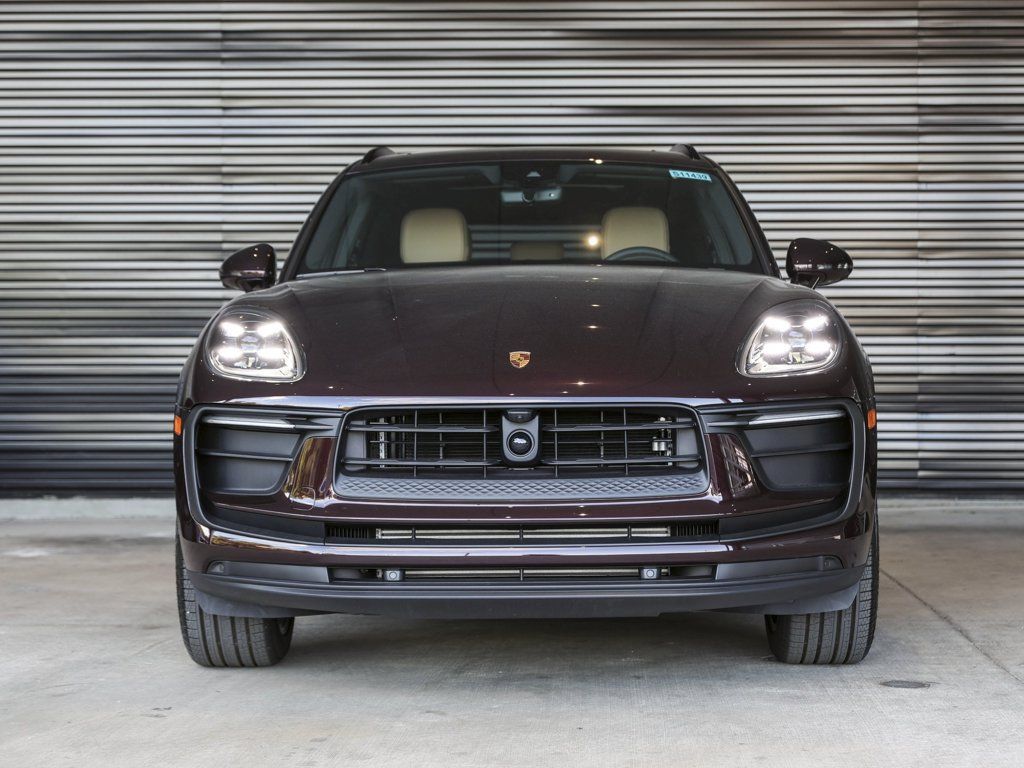 Certified 2026 Porsche Macan AWD/4WD image 10