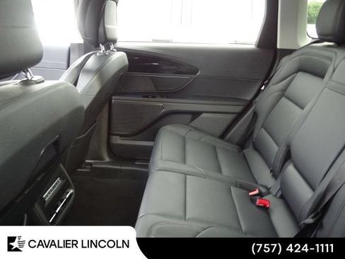 Used 2026 Lincoln Nautilus Premier AWD/4WD image 9