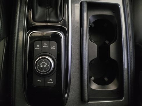 Used 2021 Nissan Armada SV image 26