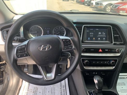 Used 2018 Hyundai Sonata SE FWD image 8