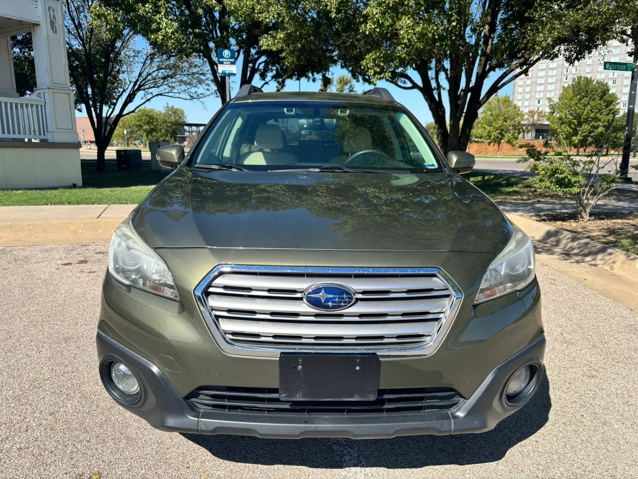 Used 2017 Subaru Outback 2.5i Premium AWD/4WD image 2