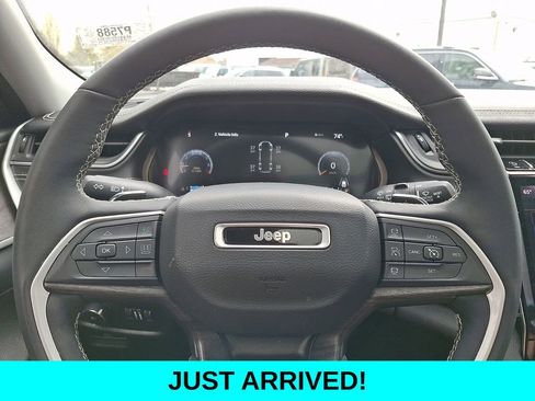 Used 2023 Jeep Grand Cherokee L Limited image 21