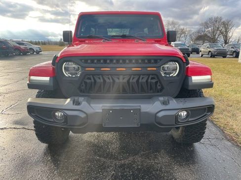 Used 2020 Jeep Wrangler Unlimited Sahara image 2