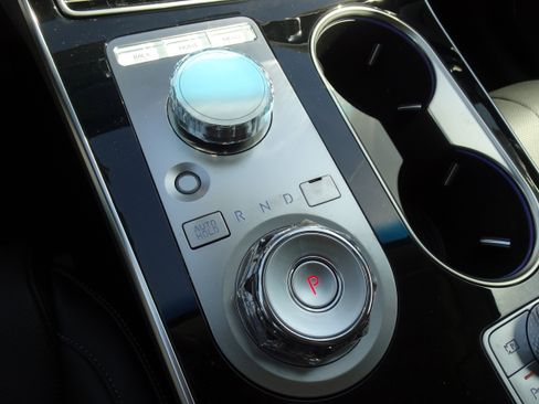 New 2025 Genesis GV80 2.5T Standard image 14