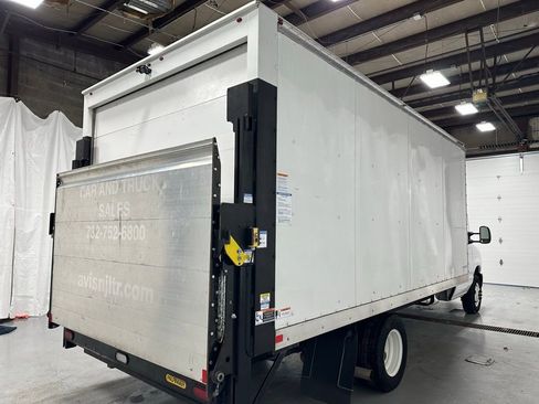 Used 2024 Ford E-350 and Econoline 350 Super Duty image 7