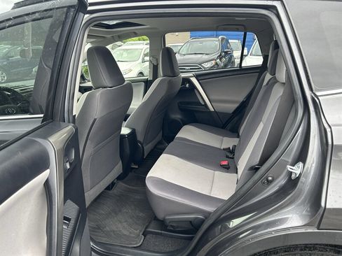 Used 2014 Toyota RAV4 XLE AWD/4WD image 10