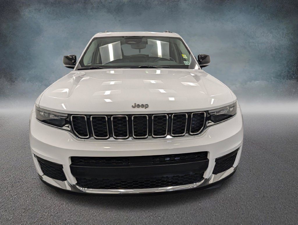 Used 2021 Jeep Grand Cherokee L Limited AWD/4WD image 2