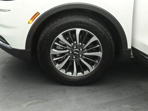 Certified 2023 Lincoln Nautilus AWD image 33