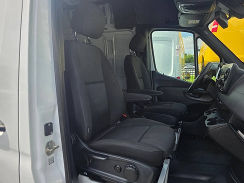 Used 2019 Mercedes-Benz Sprinter 170 image 9