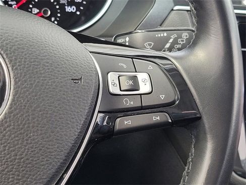 Used 2018 Volkswagen Tiguan S image 34