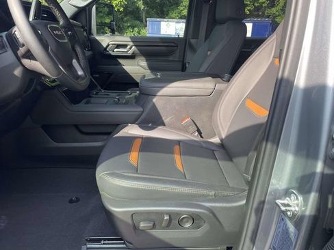 Used 2025 GMC Sierra 3500 AT4 w/ AT4 Premium Plus Package AWD/4WD image 16
