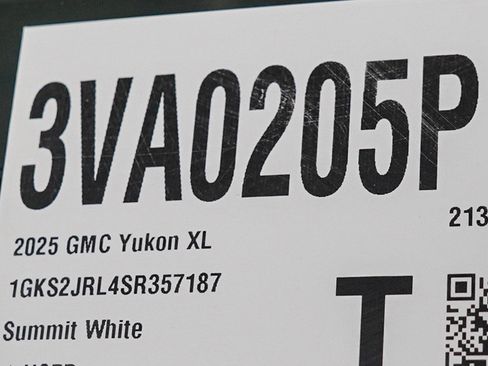 Used 2025 GMC Yukon XL Denali AWD/4WD image 34
