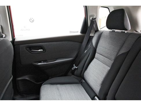 Used 2023 Nissan Rogue SV FWD image 9