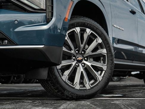 New 2026 Chevrolet Suburban High Country image 6