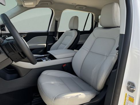 New 2026 Lincoln Aviator 2WD image 22