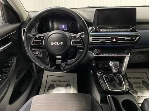 Used 2022 Kia Seltos S AWD/4WD image 8