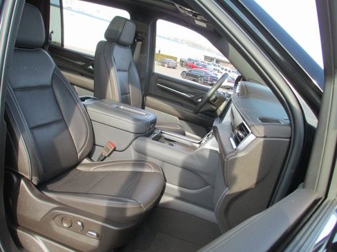 Used 2022 GMC Yukon XL Denali w/ Advanced Technology Package image 22