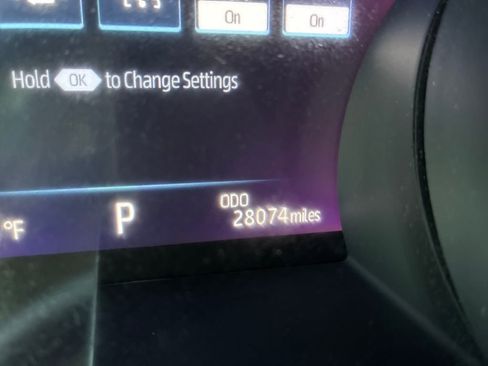 Used 2021 Toyota Camry XLE image 16