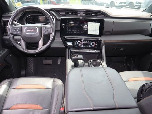 Used 2023 GMC Sierra 1500 AT4 w/ AT4 Preferred Package AWD/4WD image 13