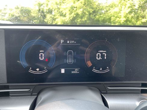 Used 2025 Hyundai Kona SEL AWD/4WD image 16