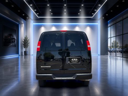 Used 2023 Chevrolet Express 3500 LS RWD image 7