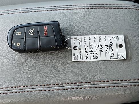 Used 2022 Jeep Compass Limited image 30