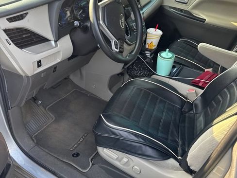 Used 2020 Toyota Sienna LE FWD image 4