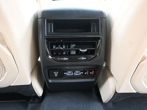 Used 2023 Jeep Grand Cherokee Limited w/ Black Appearance Package AWD/4WD image 20