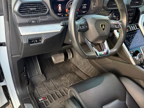 Used 2020 Lamborghini Urus AWD/4WD image 17