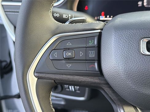 New 2025 Jeep Grand Cherokee Limited w/ Black Appearance Package image 27