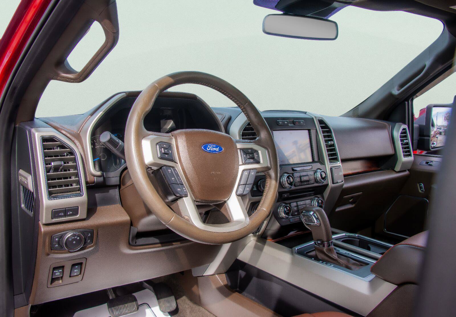 Used 2018 Ford F150 King Ranch w/ Equipment Group 601A Luxury AWD/4WD image 8
