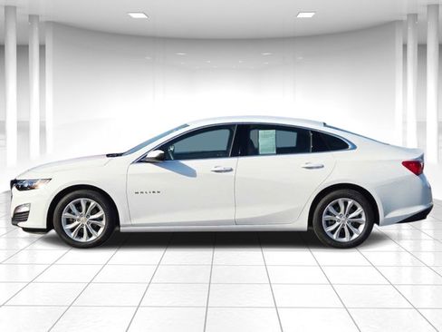 Used 2024 Chevrolet Malibu LT FWD image 2