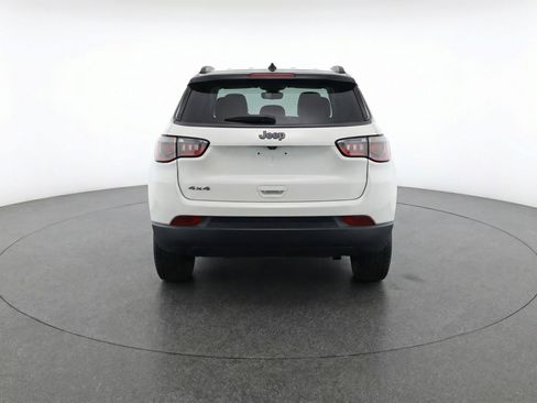 Used 2025 Jeep Compass Trailhawk AWD/4WD image 7