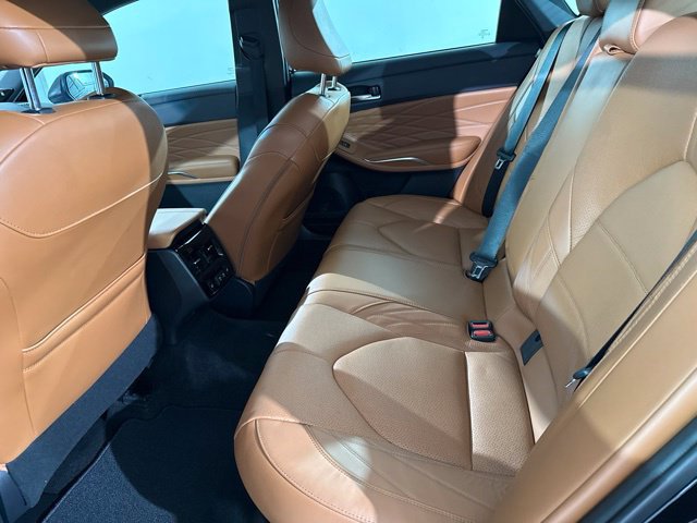 Used 2019 Toyota Avalon Limited FWD image 13