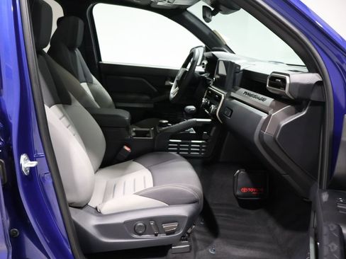 Used 2024 Toyota Tacoma TRD Off-Road image 23