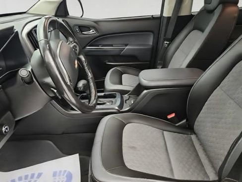 Used 2019 Chevrolet Colorado Z71 AWD/4WD image 11