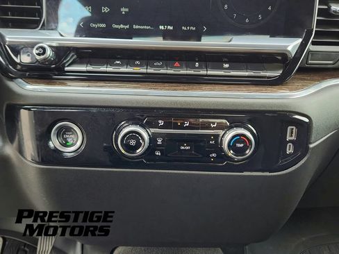 Used 2023 GMC Sierra 1500 SLE w/ Enhanced Capability Package AWD/4WD image 28