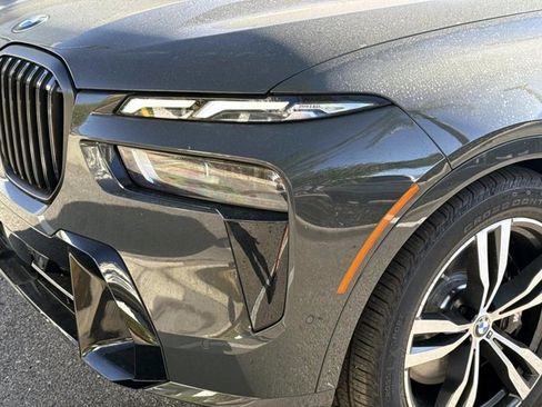 New 2026 BMW X7 xDrive40i w/ M Sport Package AWD/4WD image 9