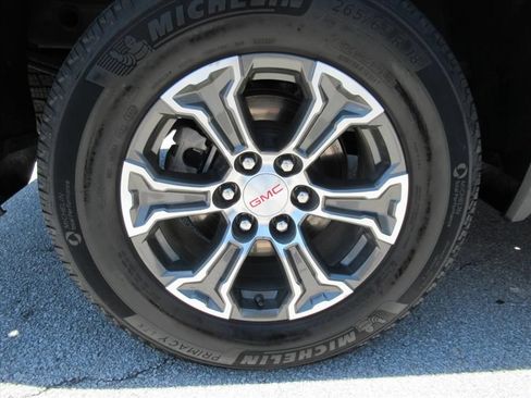 Used 2024 GMC Sierra 1500 SLT RWD image 8