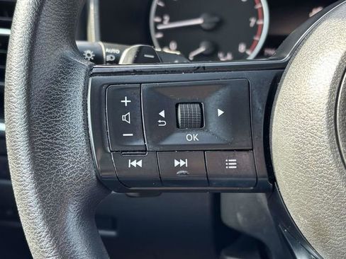 Used 2023 Nissan Rogue S image 10