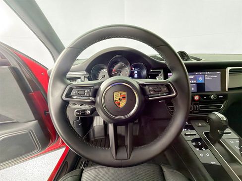 Certified 2023 Porsche Macan image 20
