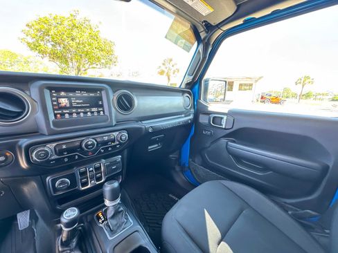 Certified 2022 Jeep Wrangler Unlimited Sport AWD/4WD image 26