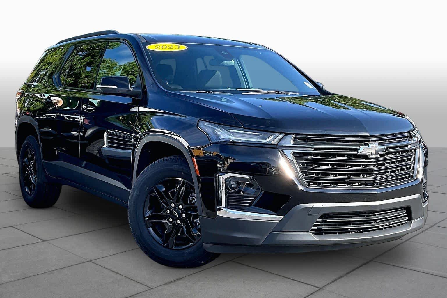 Used 2023 Chevrolet Traverse LT FWD image 3