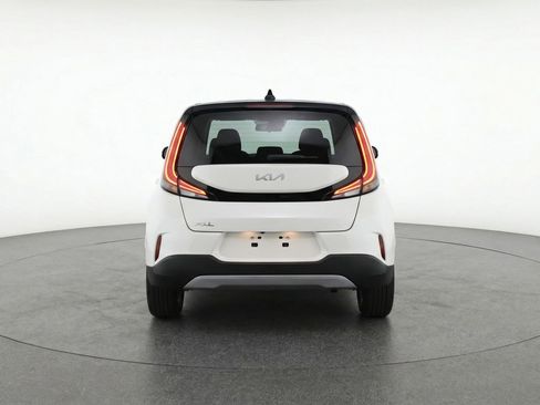 Used 2025 Kia Soul LX w/ LX Technology Package image 7