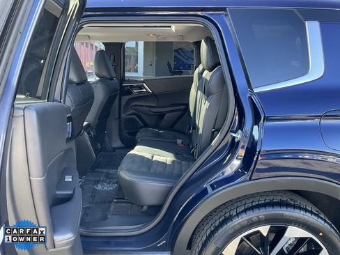 Used 2023 Mitsubishi Outlander SE image 7