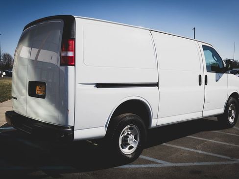 Used 2019 Chevrolet Express 2500 w/ Driver Convenience Package image 10