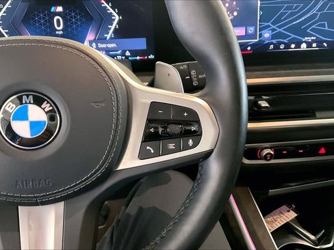 Used 2025 BMW X7 xDrive40i w/ M Sport Package AWD/4WD image 23