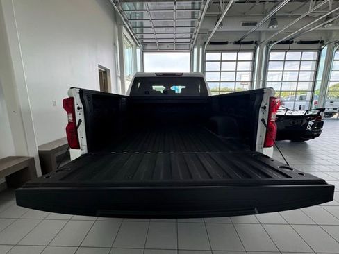 Used 2023 Chevrolet Silverado 1500 LT AWD/4WD image 33