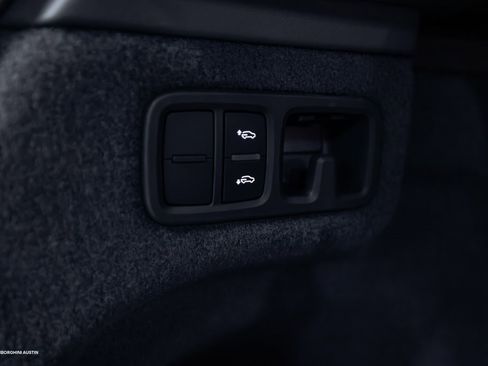 New 2025 Lamborghini Urus SE image 14